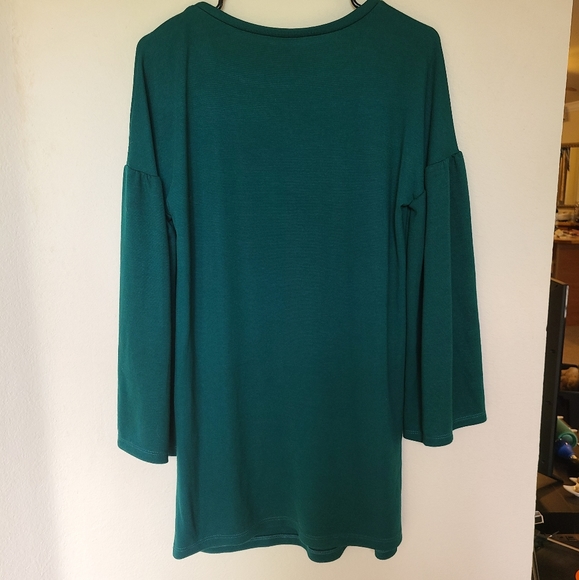 《NWOT Zara dress- emerald green w/ flowy sleeves》 - Picture 12 of 16